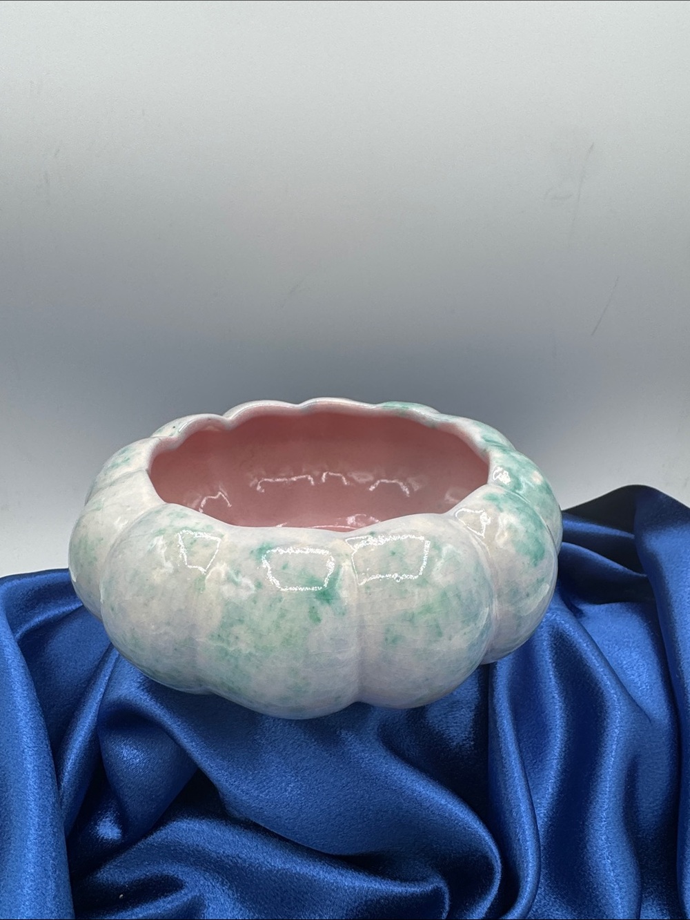 Vintage Gonder Pottery E-12 Lobed Console Bowl/Planter. Produced in the 1940’s.